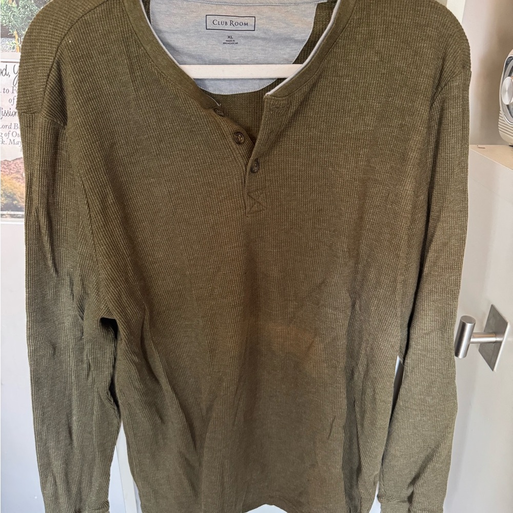 Club Room Gray Crew Neck Shirt